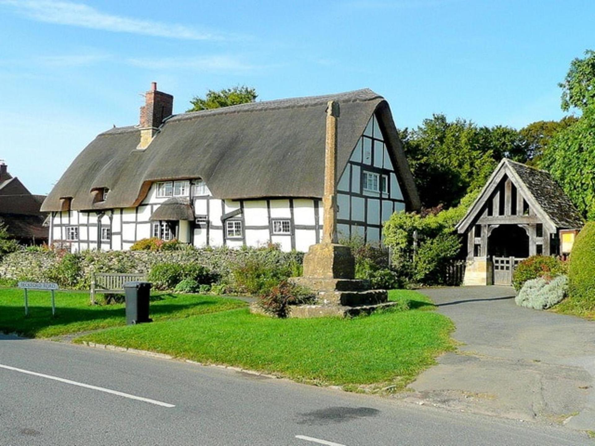 Stunning 5-Bed Cabin In Ashton Under Hill Evesham Bagian luar foto